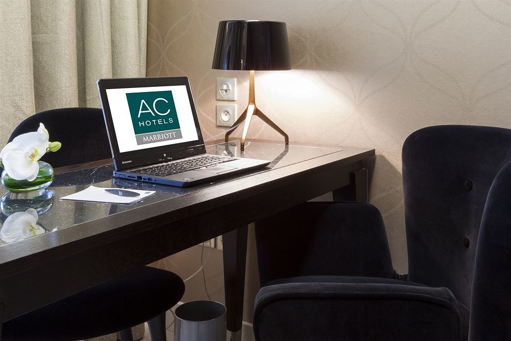 Ac Hotel Paris Porte Maillot By Marriott Exterior photo